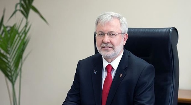 Bursa Uludağ Üniversitesi'nde önceki dönemlerde rektörlük yapan şimdi ise Mühendislik Fakültesi'nde görev yapan Prof. Dr. Yusuf Ulvay, Twitter'da yaptığı bir paylaşım nedeniyle gündemde.