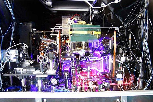 Yeni çalışmada kabaca 100.000 aşırı soyun stronsiyum atomundan oluşan bir saat kullanıldı.