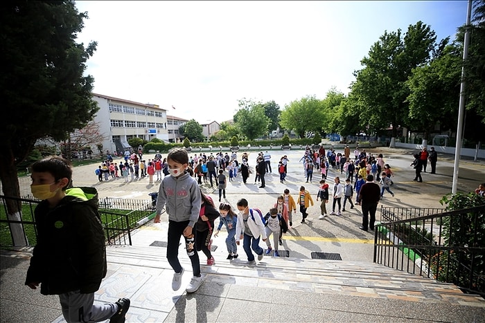 Bakan Koca: 'Okulların Kapanması İhtimali Bilim Kurulunun Gündeminde Yok'