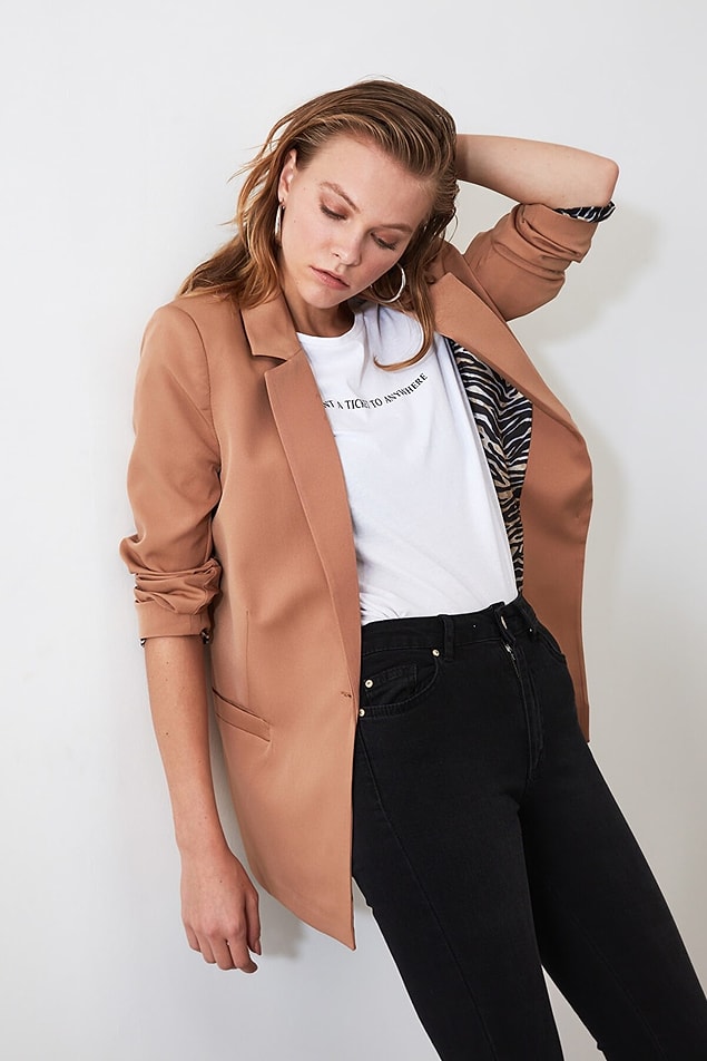 8. Zebra astarlı camel blazer ceket.