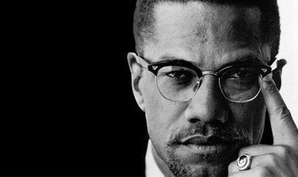 16. "Malcolm X, otobiyografisinde bir eve gittiğinde banyonun ışığı açıksa girmeyeceğini söylüyordu...