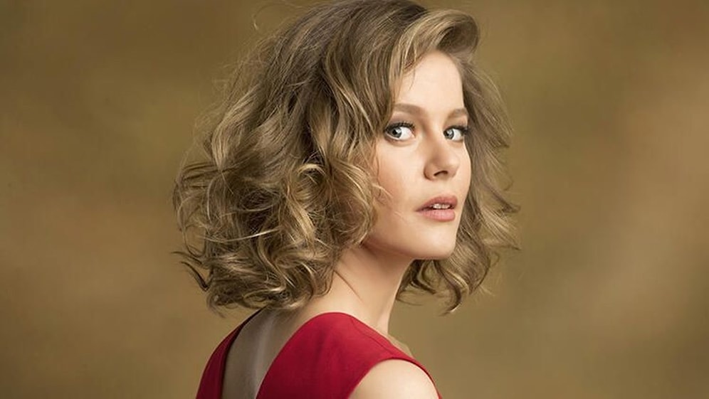Burcu Biricik Transparan Mini Elbisesiyle Nefesleri Kesti!