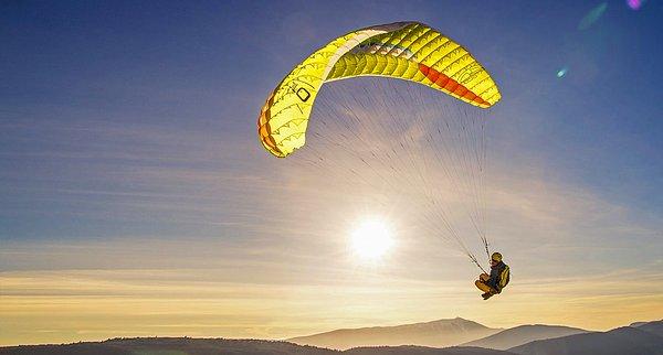 Rüzgara yön verenlerin sporu: Yamaç paraşütü