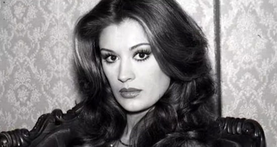 Yeşilçam’ın Unutulmaz İsmi Gülşen Bubikoğlu Yıllara Meydan Okuyor! Havuz Başında Pozlarını Paylaştı...