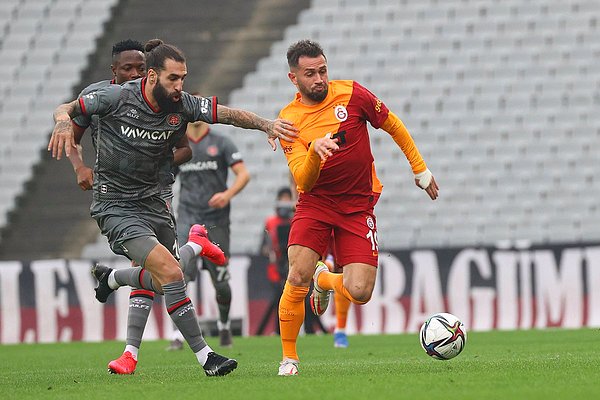 Kalan sürede başka gol olmadı ve karşılaşma 1-1 eşitlikle noktalandı.