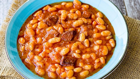 Etli Kuru Fasulye Nasıl Yapılır? Etli Kuru Fasulye Tarifi…
