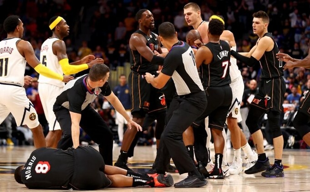 Markieff Morris'in Hareketine Sinirlenen Nikola Jokic, Rakibini Omuz Atarak Yere Serdi