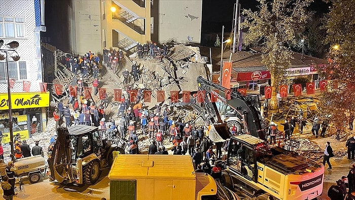 Tadilat Sırasında Kolon Kesildi İddiası: Malatya'da 2 Katlı Bina Çöktü, 13 Kişi Yaralı Olarak Kurtarıldı