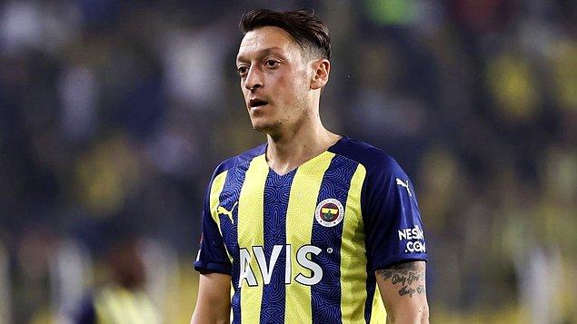 "Mesut'un artık işine odaklanması lazım. Ticari işlerini bırakıp nasıl Fenerbahçe'ye daha fazla katkı veririm, buna odaklanması gerekiyor."