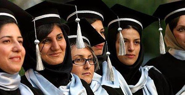 İranlı bir kadının üniversite okuması da hem zor hem de karışık. Çünkü başarılı bir öğrenci olsanız bile bazı bölümlere giremiyorsunuz, gerekçesi ise iş bulamamanız.