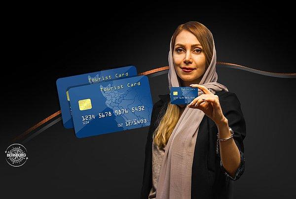 Yıllardır uluslararası camiadan ambargo gören İran'da Mastercard, Visa  gibi alt yapı sistemli kredi kartı kullanılmıyor. Daha doğrusu dışarıdan giden biri olarak kendi kredi kartınızı kullanamazsınız.