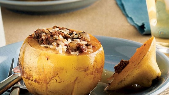 18 Kasım MasterChef Ayva Dolması Tarifi ve Yapılışı: Ayva Dolması Nasıl Yapılır? Ayva Dolması Malzemeleri...