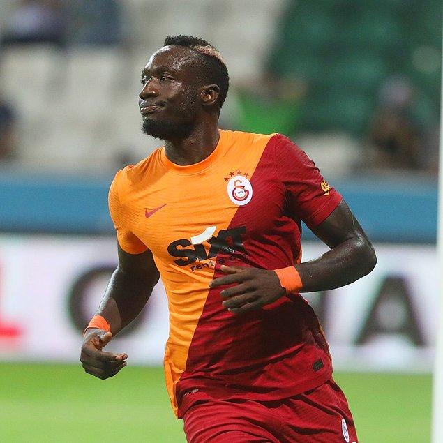 Galatasaray'da Mbaye Diagne'nin 84. dakikada attığı gol, Halil Umut Meler'in VAR'da pozisyonu incelemesiyle Diagne'nin Berisha'ya faul yaptığına karar verilmesi sonucunda iptal edildi.