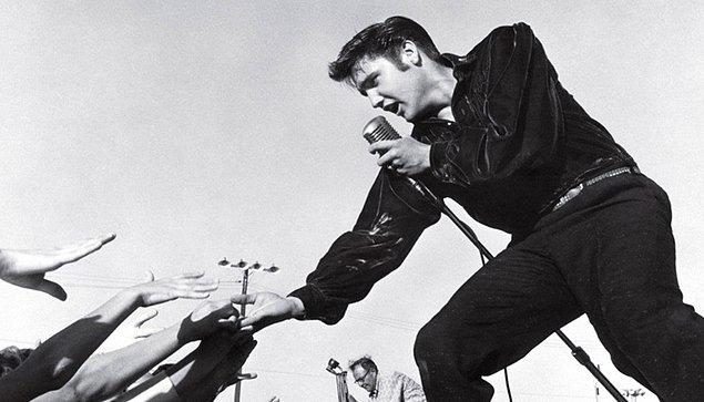 8. Elvis Presley, tüm zamanların en başarılı müzisyenlerinden biri olmasına rağmen şarkılarının hiçbirini kendisi yazmamıştır.
