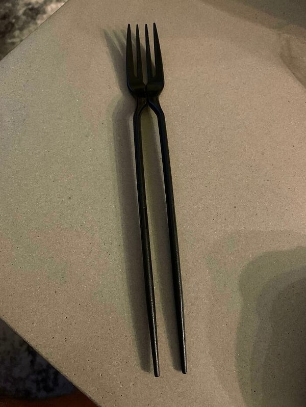 6. Моя тайская еда пришла с вилкой-палочками