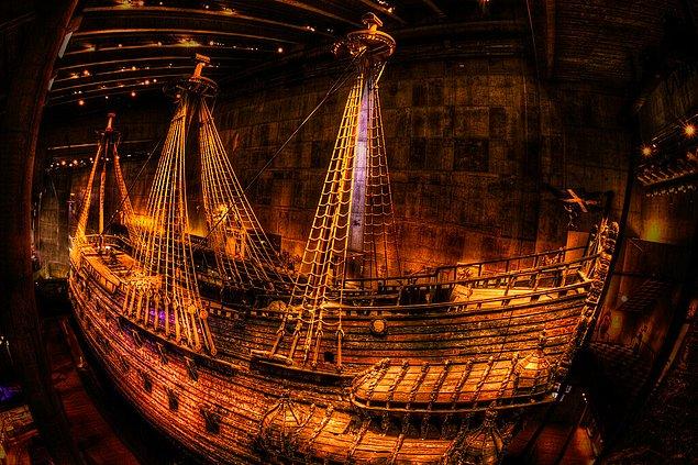 Arkeologlar, geminin gövdesinden 40.000'den fazla öğeyi başarıyla kurtardı.