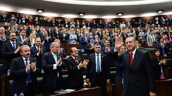 Eski Ekonomi Bakanı Işın Çelebi: 'Yönetim Krizi Yaşanıyor'