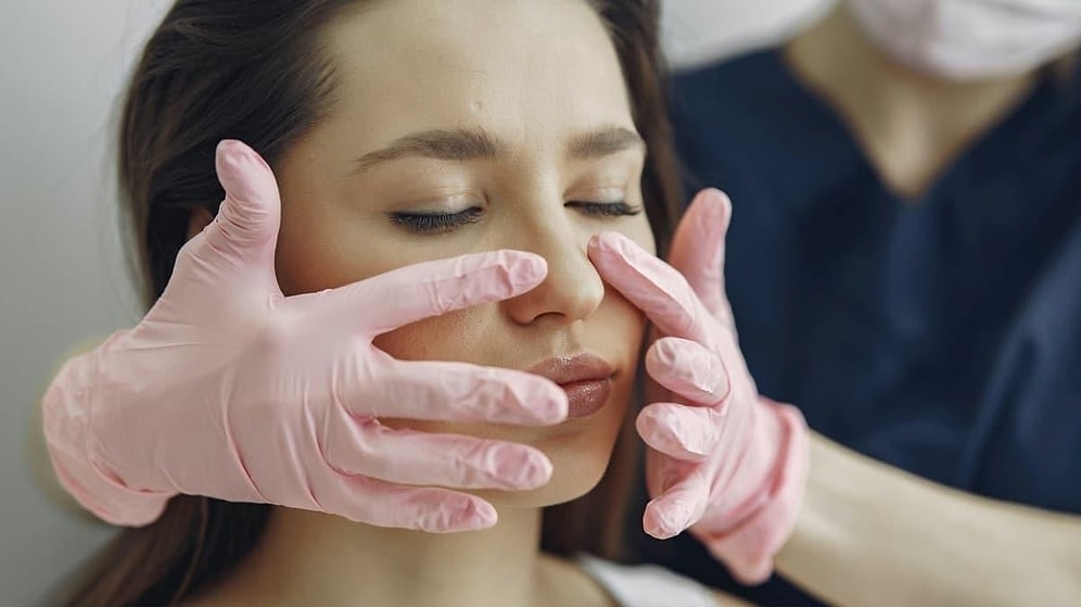 Yüz Kırışıklıkları Kaç Yaşında Başlar? Erken Yaşta Cilt Kırışıklığı İçin Öneriler…