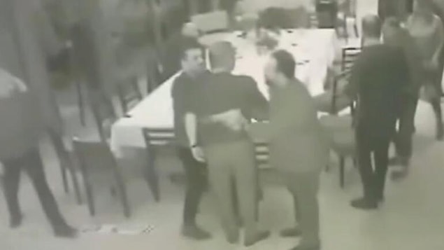 "Bıçakla Değil Tırnakla Yaralandı"