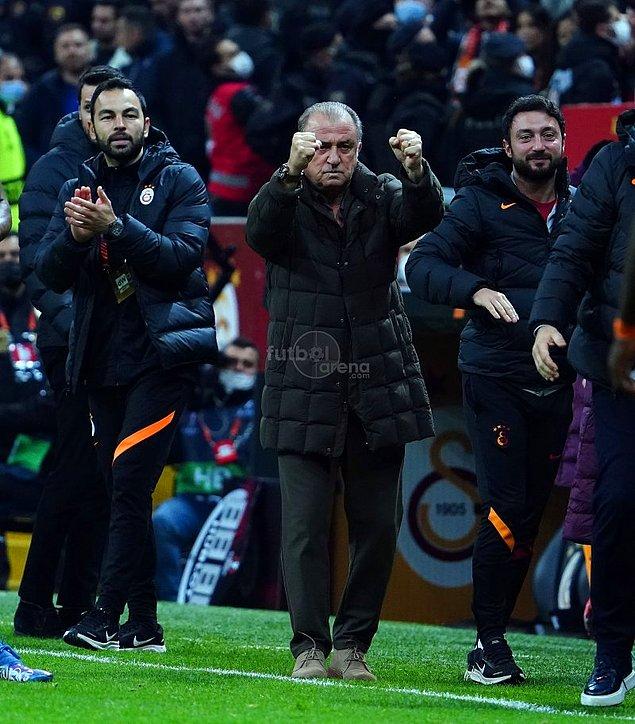 Galatasaray, kazanarak gruptan çıkmayı garantilerken son hafta Lazio ile grup liderliği için karşılaşacak.