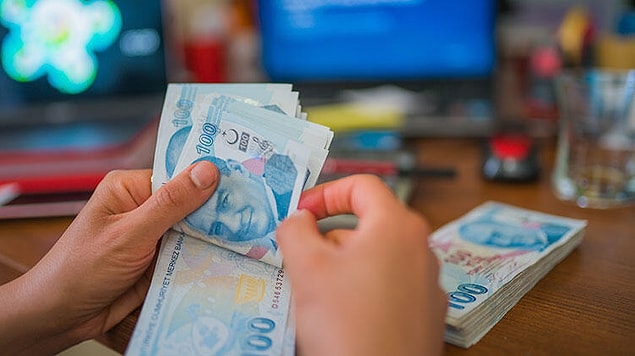 Enflasyon açıklanandan çok çok fazla ve döviz almış başını gitmiş.