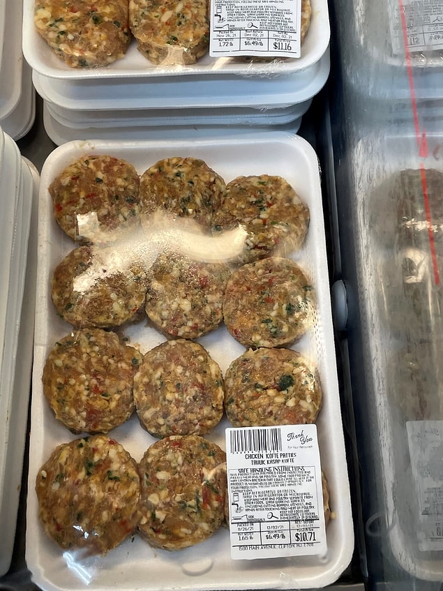 24. 1 kiloya yakın tavuk kasap köftenin fiyatı 10.71 Dolar.