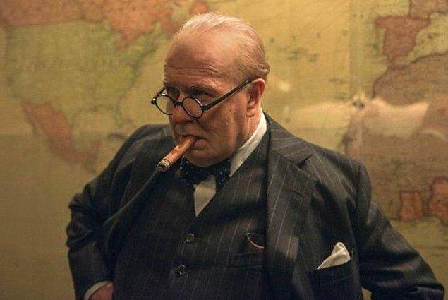 14. 'Darkest Hour' filminde Winston Churchill'i canlandıran Gary Oldman, 20 bin dolar değerindeki bir puro içtikten sonra nikotin zehirlenmesi geçirdi.