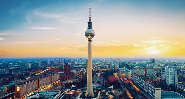 3. Berlin Televizyon Kulesi (Berliner Fernsehturm), Almanya