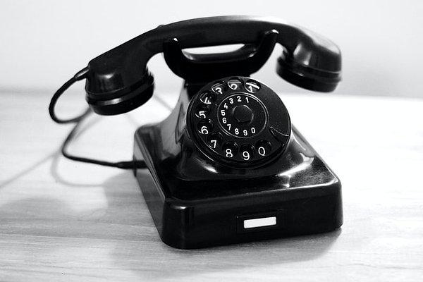 1. 1921 yılında ABD ve Kanada'da 14 milyon telefon bulunuyordu. 4 Ağustos tarihinde ise telefon şirketleri hepsini aynı anda susturdu...