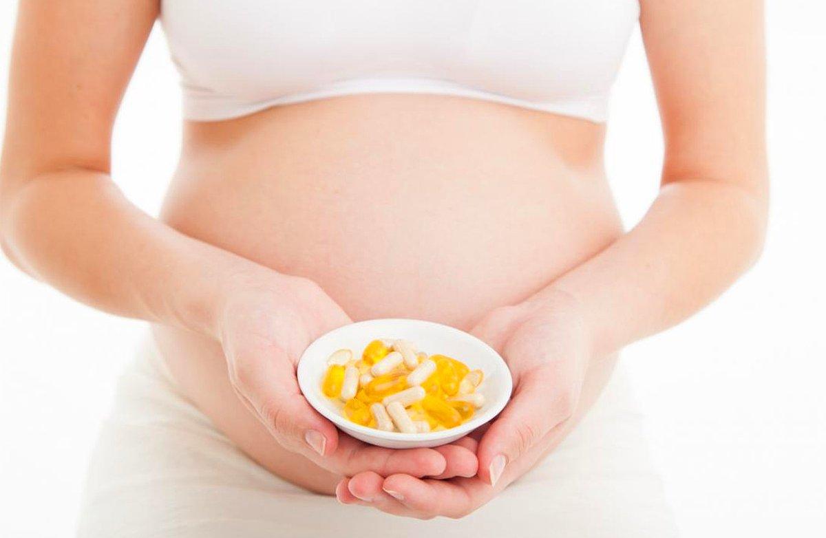 Можно ли беременным принимать витамины. Витамин d беременность. Беременные женщины витамин д. Витамин д и беременность. Витамин д для беременных.