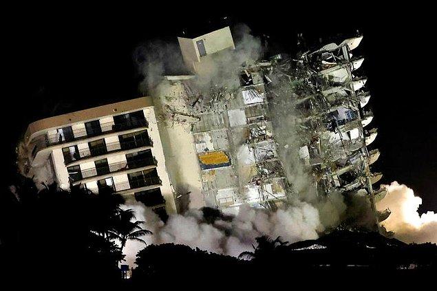 33. Marco Bello'dan Surfside Florida'da bulunan Champlain Tower binasının yıkılış anı karelendi.