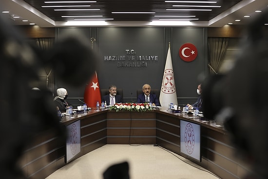 Hazine'de Devir Teslim: Yeni Bakan Hangi Mesajları Verdi?