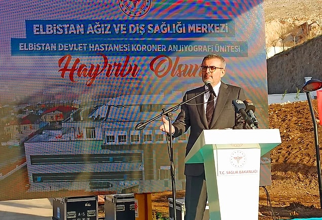13. "Elbistan Ağız ve Diş Sağlığı Merkezi, AKP Kahramanmaraş Milletvekili Mahir Ünal’ın katılımıyla hizmete açıldı. Törende konuşan Ünal, açılışa az sayıda kişinin gelmesine sitem edince bir çiftçinin tepkisiyle karşılaştı. "