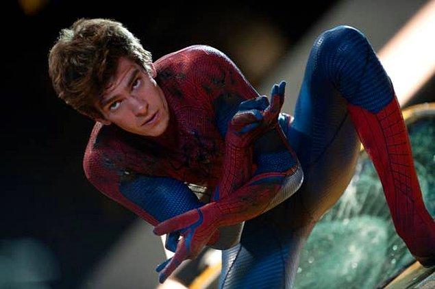 Andrew Garfield'da 'The Amazing Spider-Man' serisinde Peter Parker'ı canlandırdı.