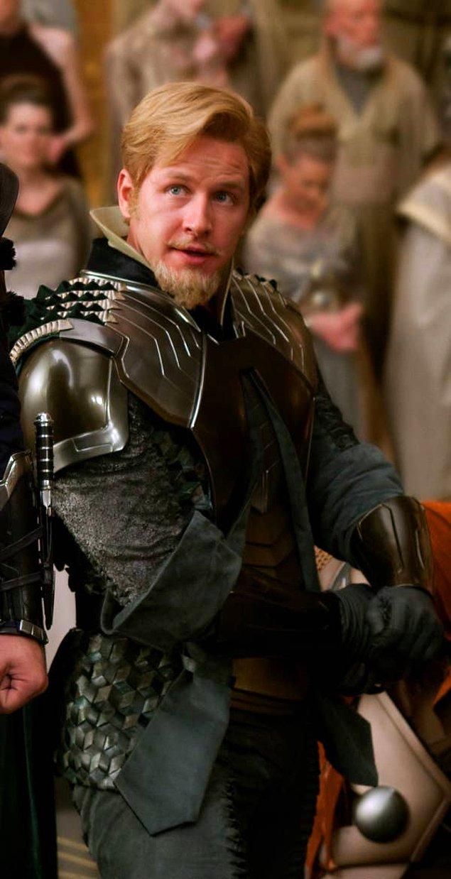 34. Joshua Dallas, 'Thor'da Fandral'ı canlandırdı.