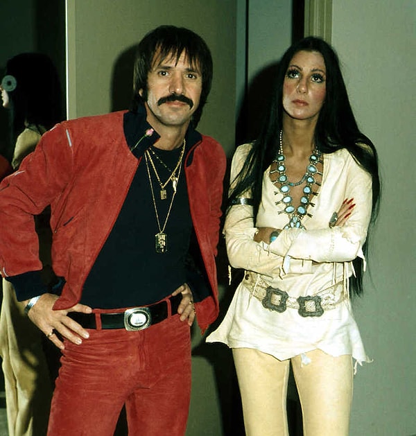 27. Cher, ilk eşi 28 yaşındaki Sonny Bono ile birlikte yaşamaya başladığında 16 yaşındaydı.