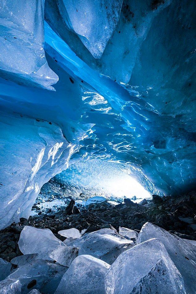 2. "İsviçre'de de buz mağaralarımız var. Grison, Val Roseg'deki bu buzulun çoktan ortadan kaybolduğuna inanamıyorum. Bu fotoğrafı çekeli henüz 3 yıl oldu."