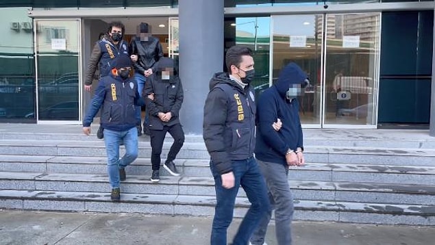 Çanta ve ayakkabı reklamı vermek isteyenlerle irtibata geçtiler