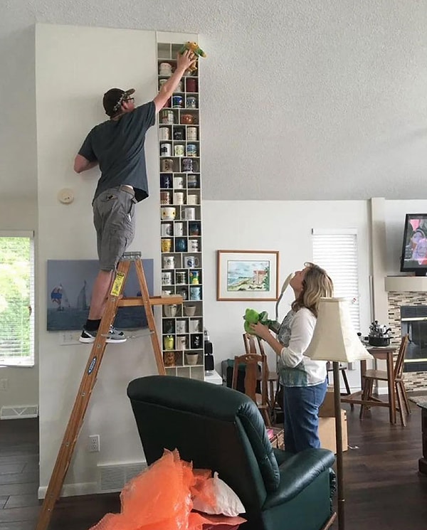 8. Новый парень моей мамы буквально построил ей стену для демонстрации ее коллекции