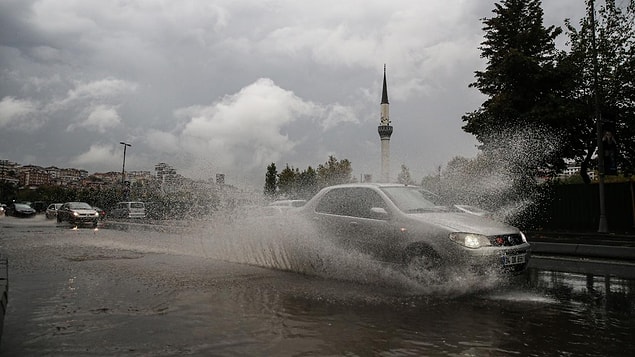 İstanbul'da Sarı Kodlu Uyarı: Su Baskınları Olabilir