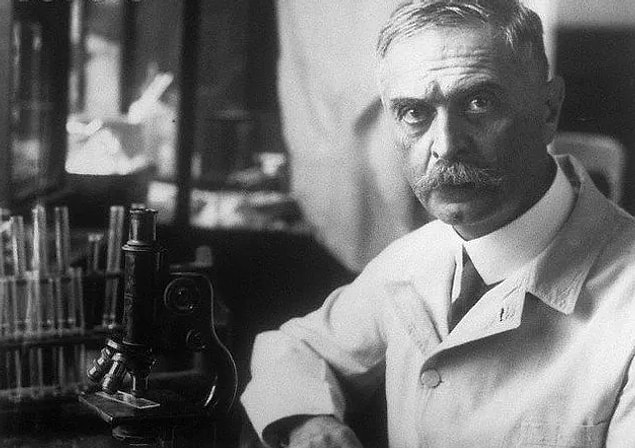 Avusturyalı doktor Karl Landsteiner 1901 yılında en yaygın antijenleri belirledi.