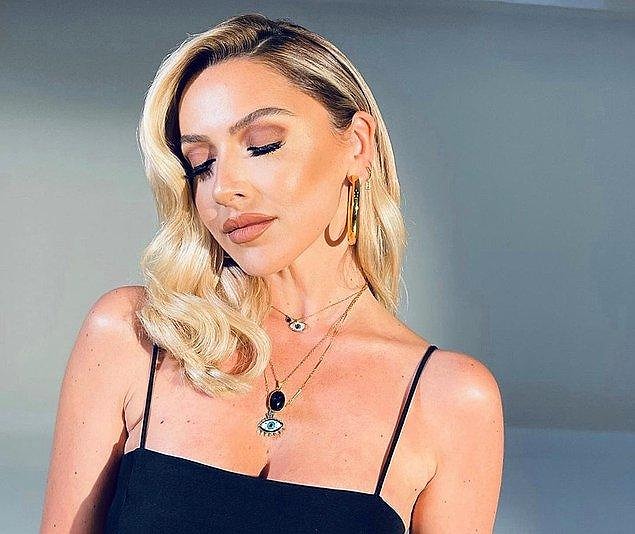 9. Hadise, hakkında çıkan '1 yılda 24 milyon 600 bin lira kazandı' tarzı haberlere epey sinirlenerek bu iddialara Instagram'dan sert bir cevap vererek yalanladı!