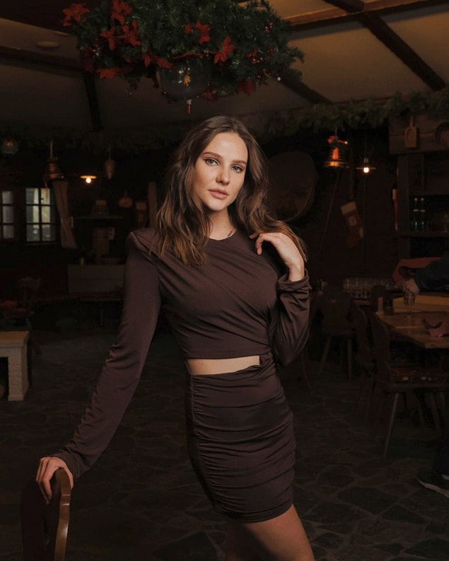 19. Alina Boz