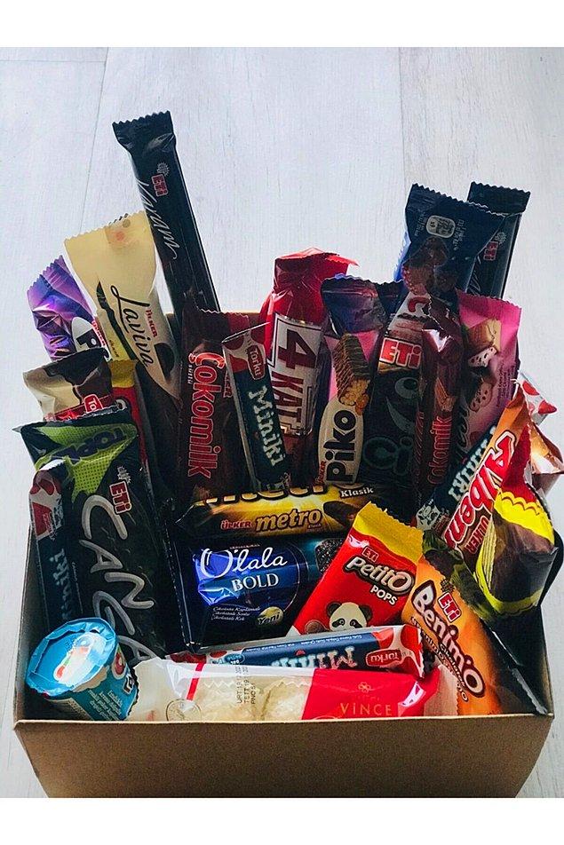 10. Çikolata delisi arkadaşınıza koca bir kutu mutluluk!