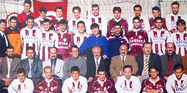 Kalecilik kariyerine daha ortaokul yıllarında okul takımında başlayan Demirel, buradan Kartalspor’a geçerek profesyonel futbol hayatına ilk adımı attı.