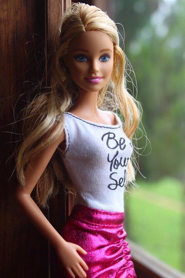 12. Barbie'nin tam adı Barbara Millicent Roberts'dır.