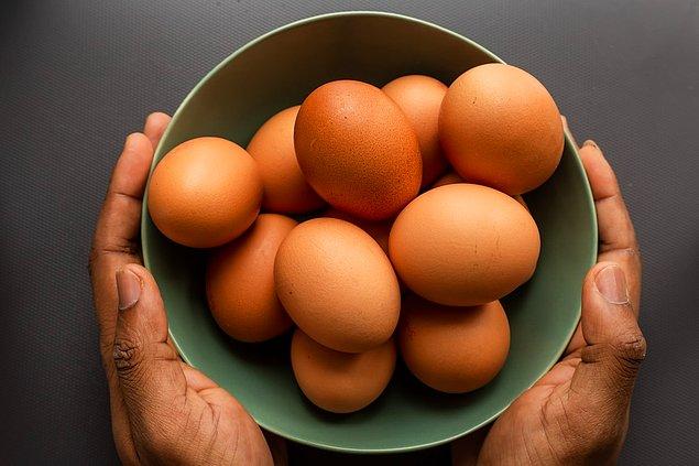 Kahvaltılarımızın vazgeçilmezi protein bombası yumurta, hepimizin günlük hayatında tercih ettiği besinlerimizden bir tanesi.