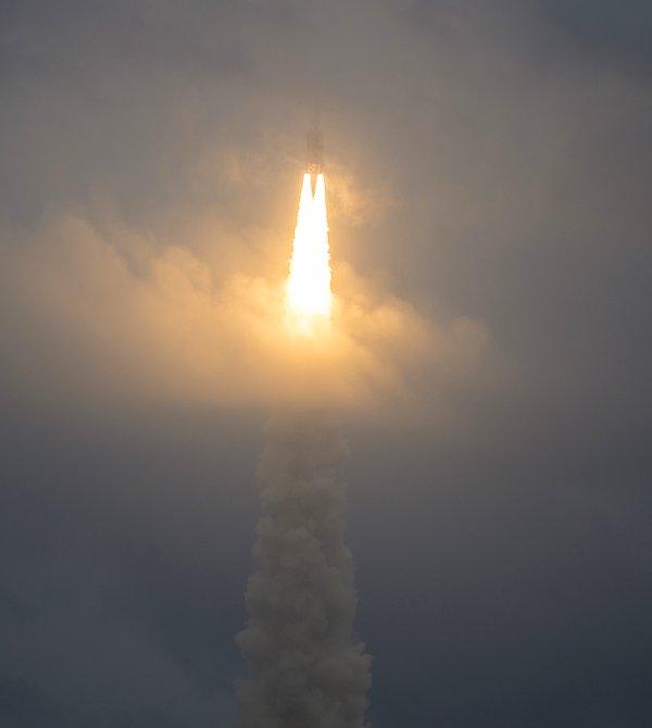 Kalkış etkinliği ise Güney Amerika'da bulunan Fransız Guyanası'ndaki Kourou uzay limanında ve bir Ariane roketi yardımıyla gerçekleşti.