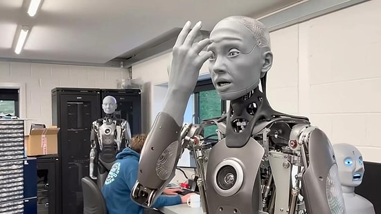 Robotlar Dünyayı Ele mi Geçiriyor? İnsansı Robot Ameca'dan Beklenmedik Tepkiler...