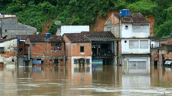 37 kent tamamen sular altında kaldı